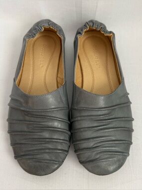 Chocolat Blu Caro 8.5
Pleated Ballet Flats Minimalist Leather Slip On Shoes